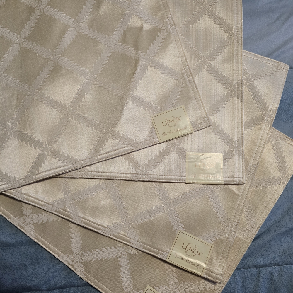 Set Of 4 Cream Patterned Elegant Lenox Laurel Leaf Placemats & Matching Napkins - Picture 9 of 16